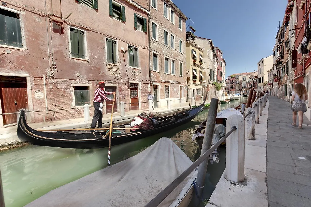 Bed and Breakfast Casa Di Sara Venezia Bed & Breakfast
